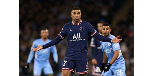 Zinedine est déjà rue Paris Saint-Germain